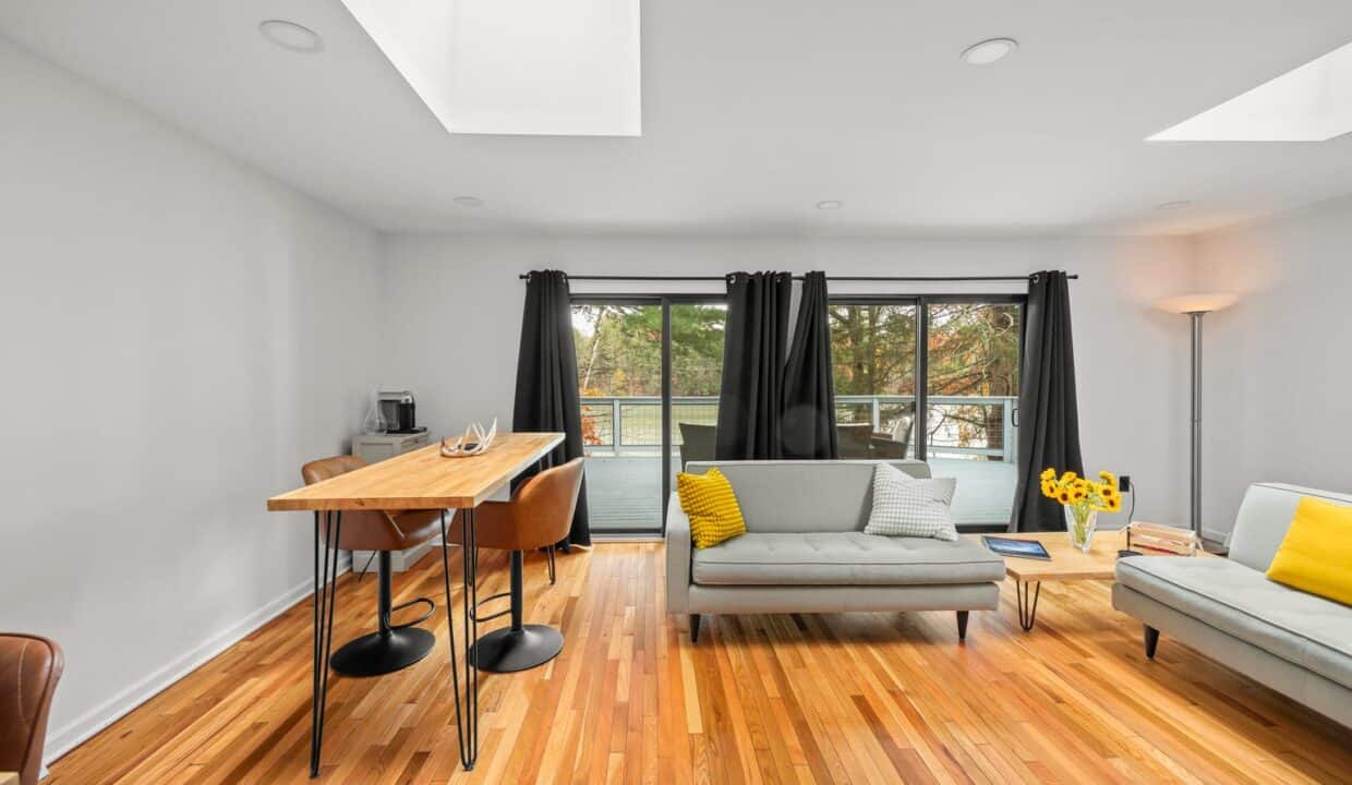 20251031214825493594000000-o