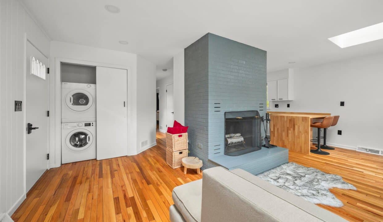 20251031214923064127000000-o