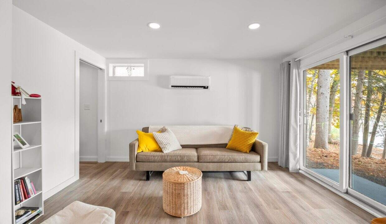 20251031215022582853000000-o