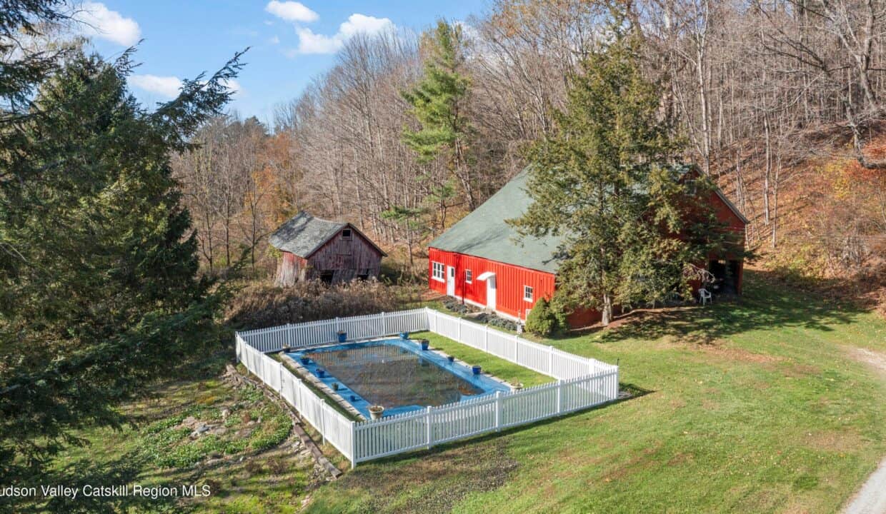 20251103213037014213000000-o