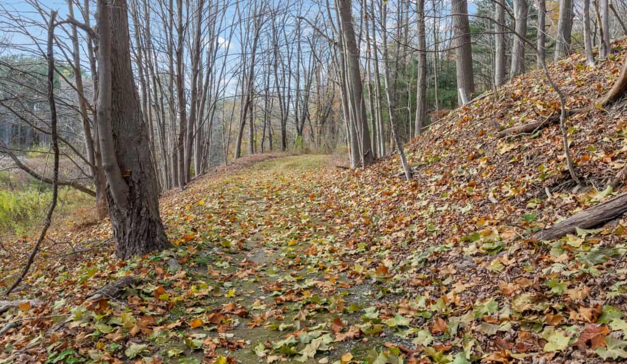 20251103213138810494000000-o